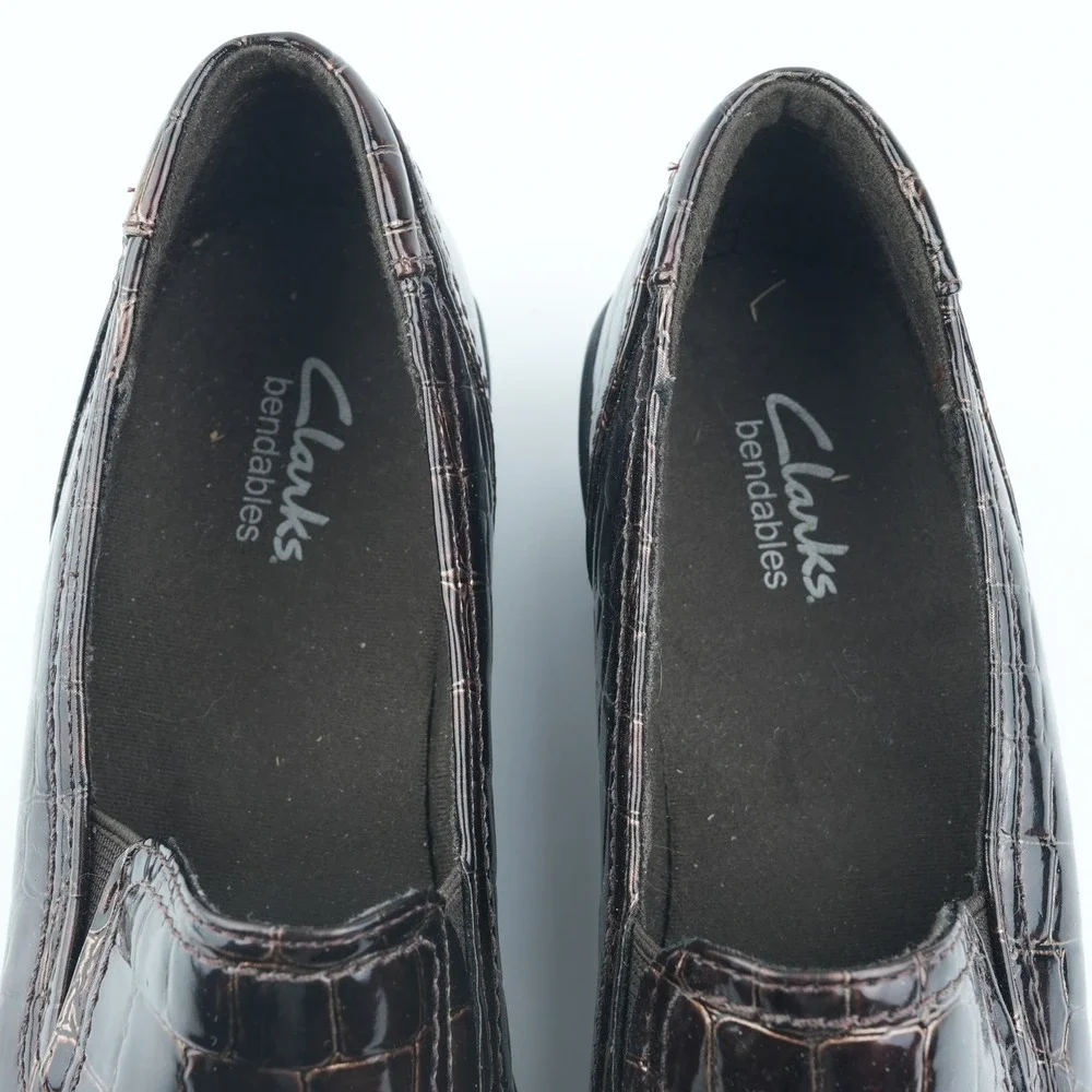 Clarks Loafers Women 8M Brown Croc‎ Embossed Patent Wedge Bendables 38634